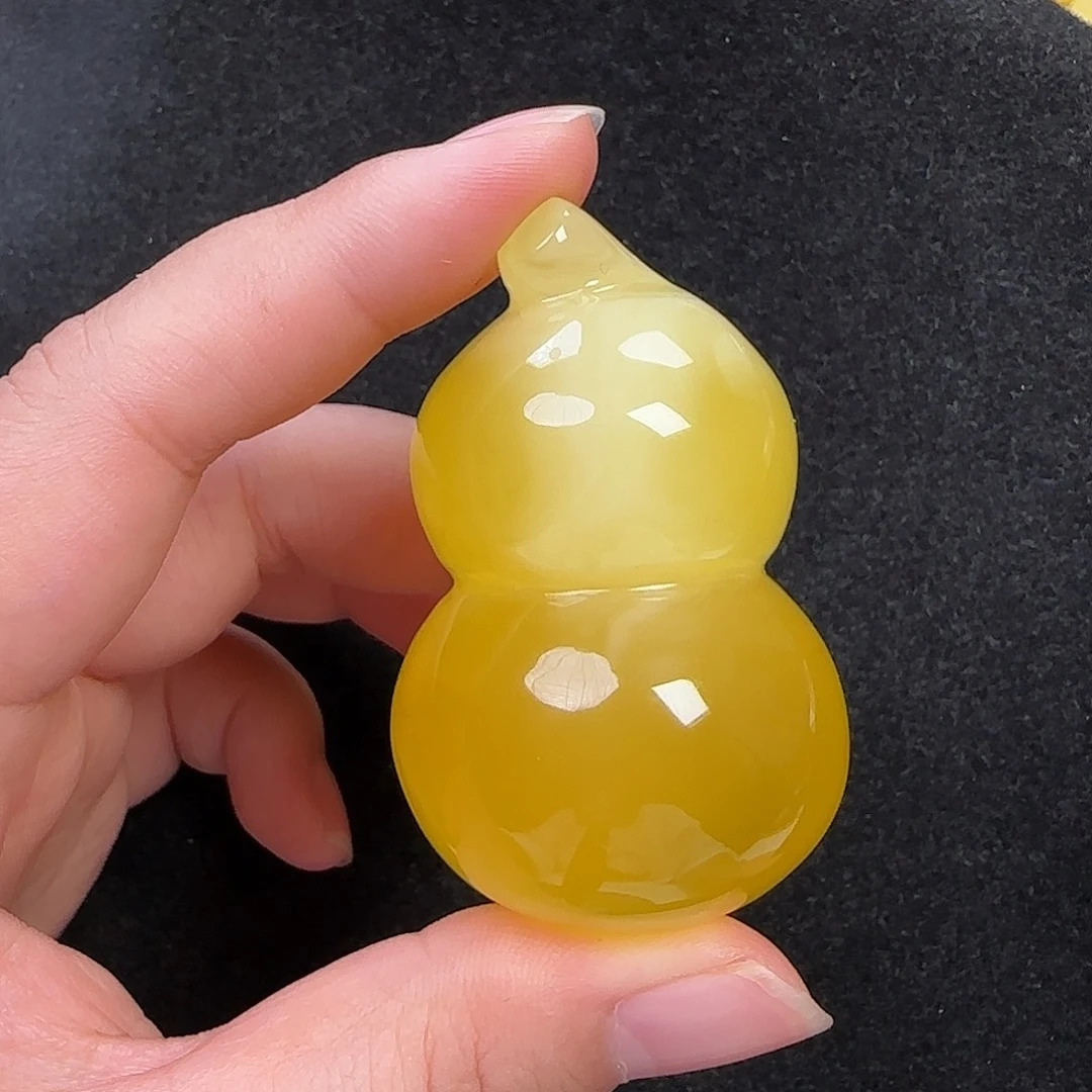 蜜蜡未镶嵌珠宝奇石
