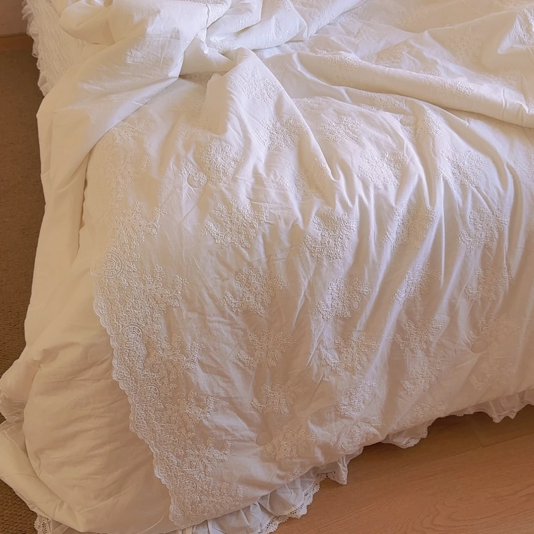 棉白色卡尔斯床盖四件套加大