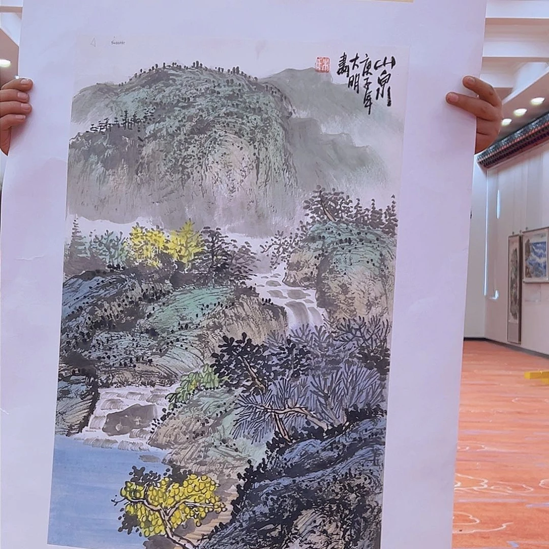 国画朱大明原作溯源带证件合影视频