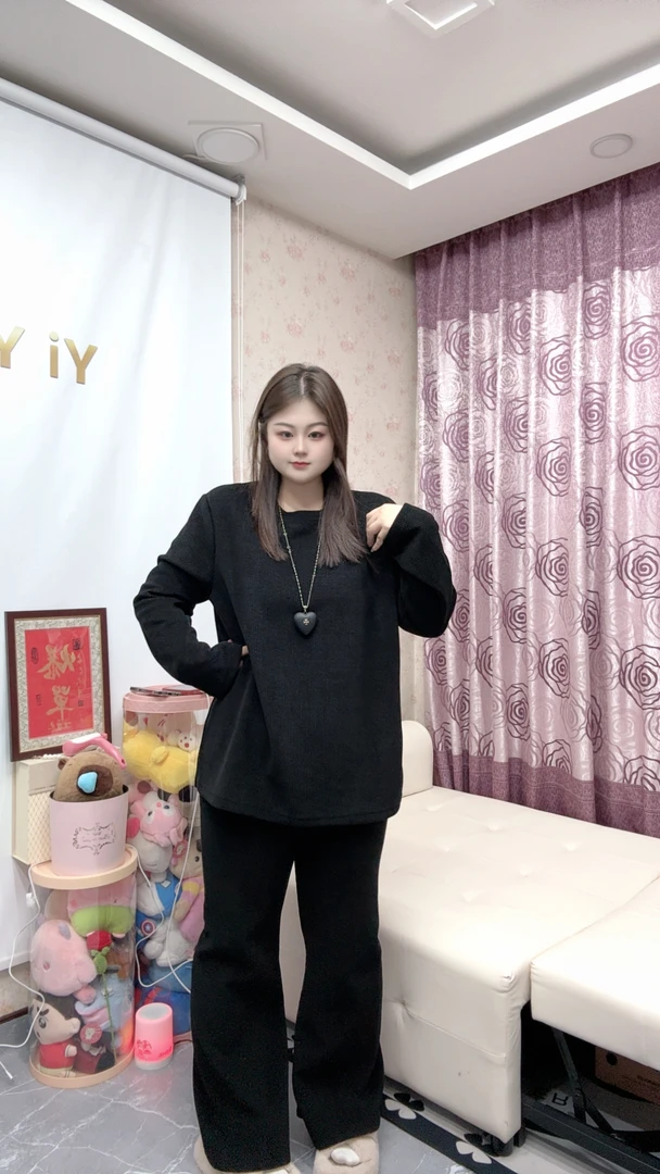 Yi+2025新款大码女装纸片人灯芯绒显瘦套装