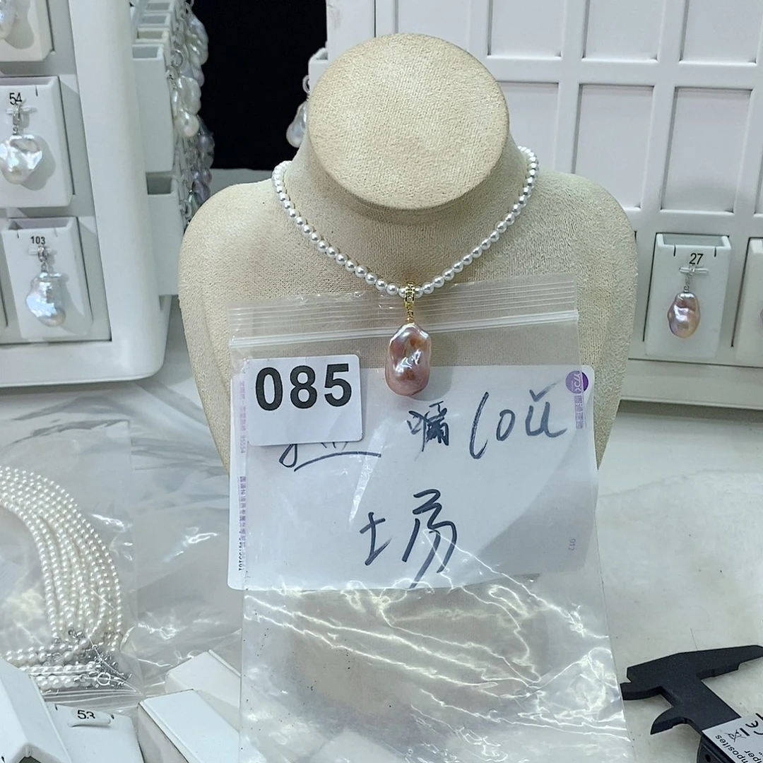 淡水珍珠颈饰合金