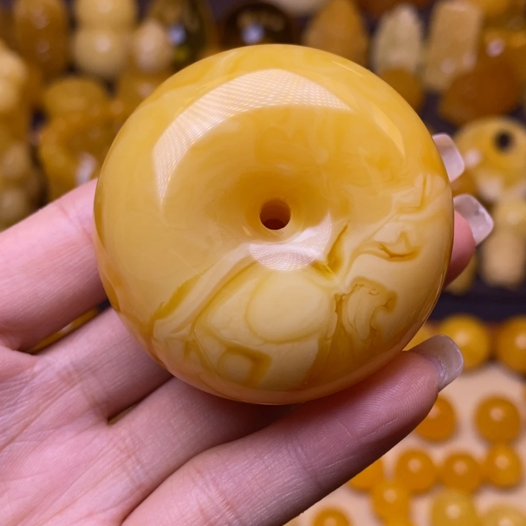 裸石琥珀未镶嵌扣子
