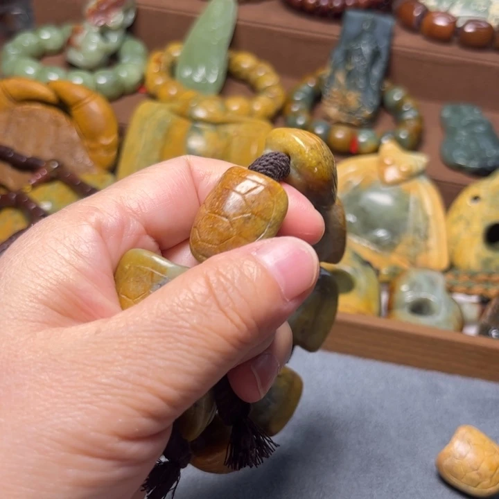 w***远岫岩河磨玉（透闪石质玉）未镶嵌珠宝奇石