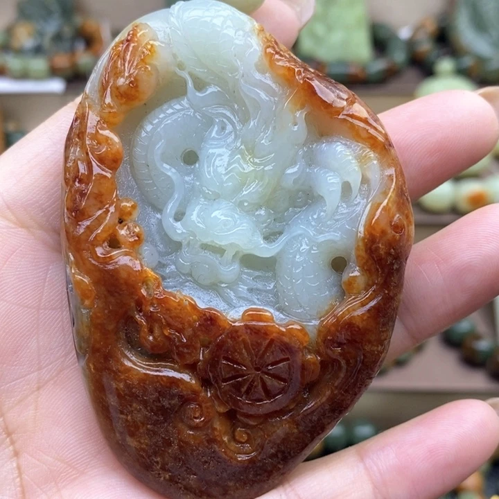 透闪石质玉未镶嵌把件