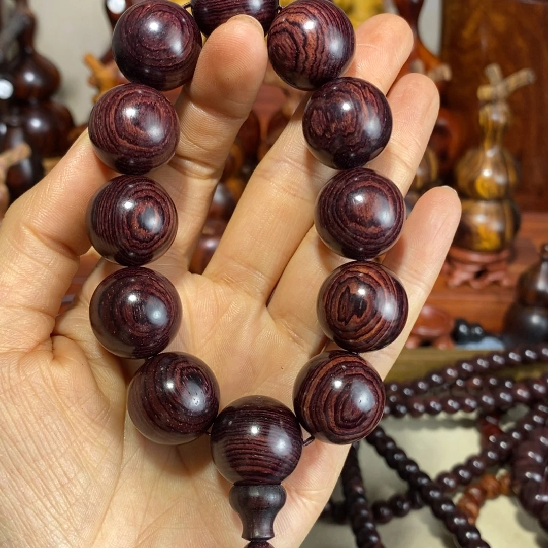 木顺**为赛舟黄檀手串手把