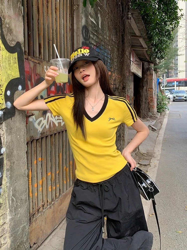 甜辣条纹正肩V领短袖t恤女夏季修身拼色美式辣妹短款上衣潮