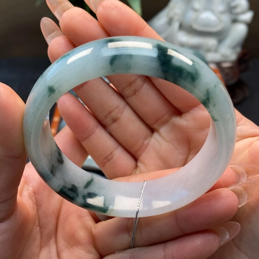 翡翠手镯未镶嵌天然