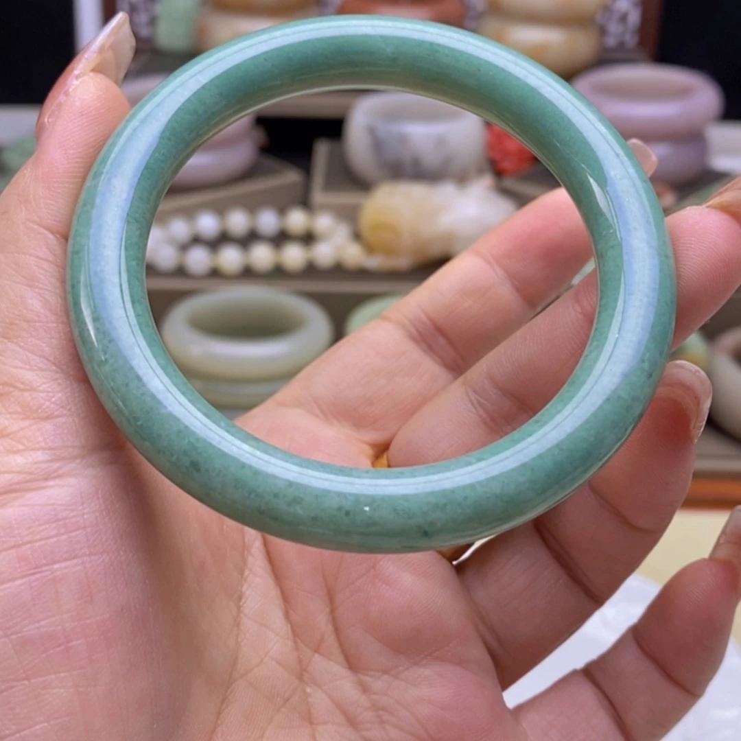 【闪购商品】石英质玉手镯未镶嵌