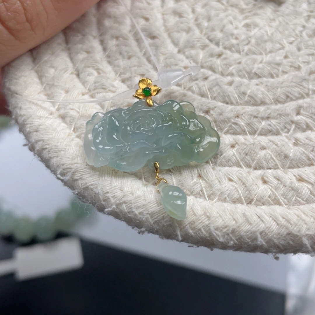 翡翠18K金镶嵌颈饰天然A货缅甸翡翠