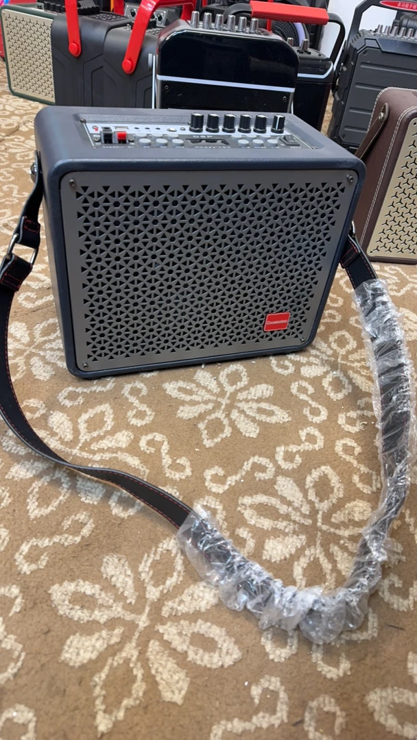 9新  CH-1背带蓝牙音响外观微瑕电池不质保不售后