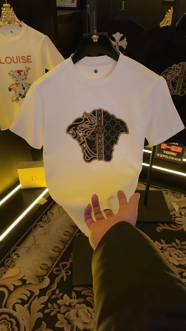 秋冬-2024-巴黎时装周走秀重工刺绣小熊圆领半袖