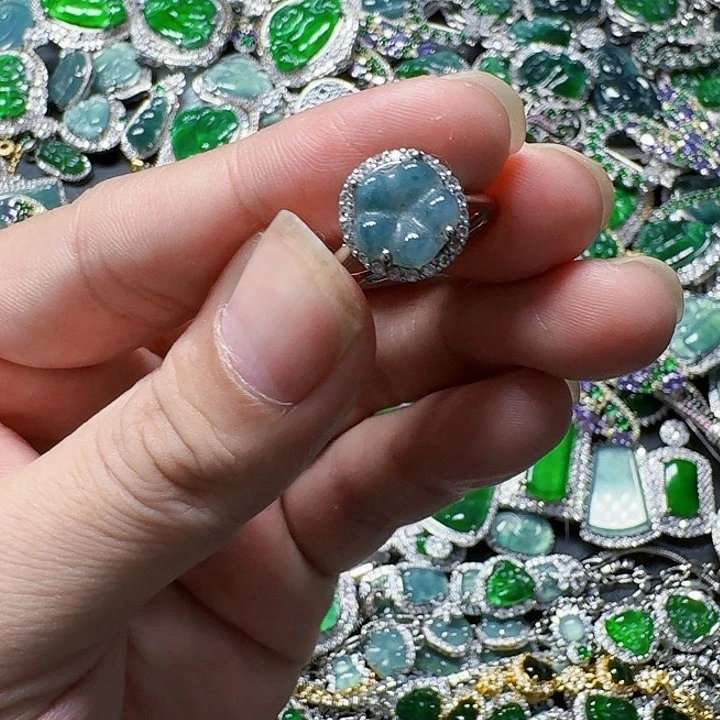 翡翠颈饰未镶嵌天然A货翡翠放漏