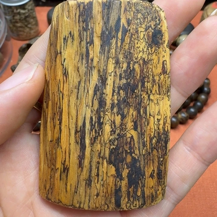 大叶紫檀（黑酸枝木类）