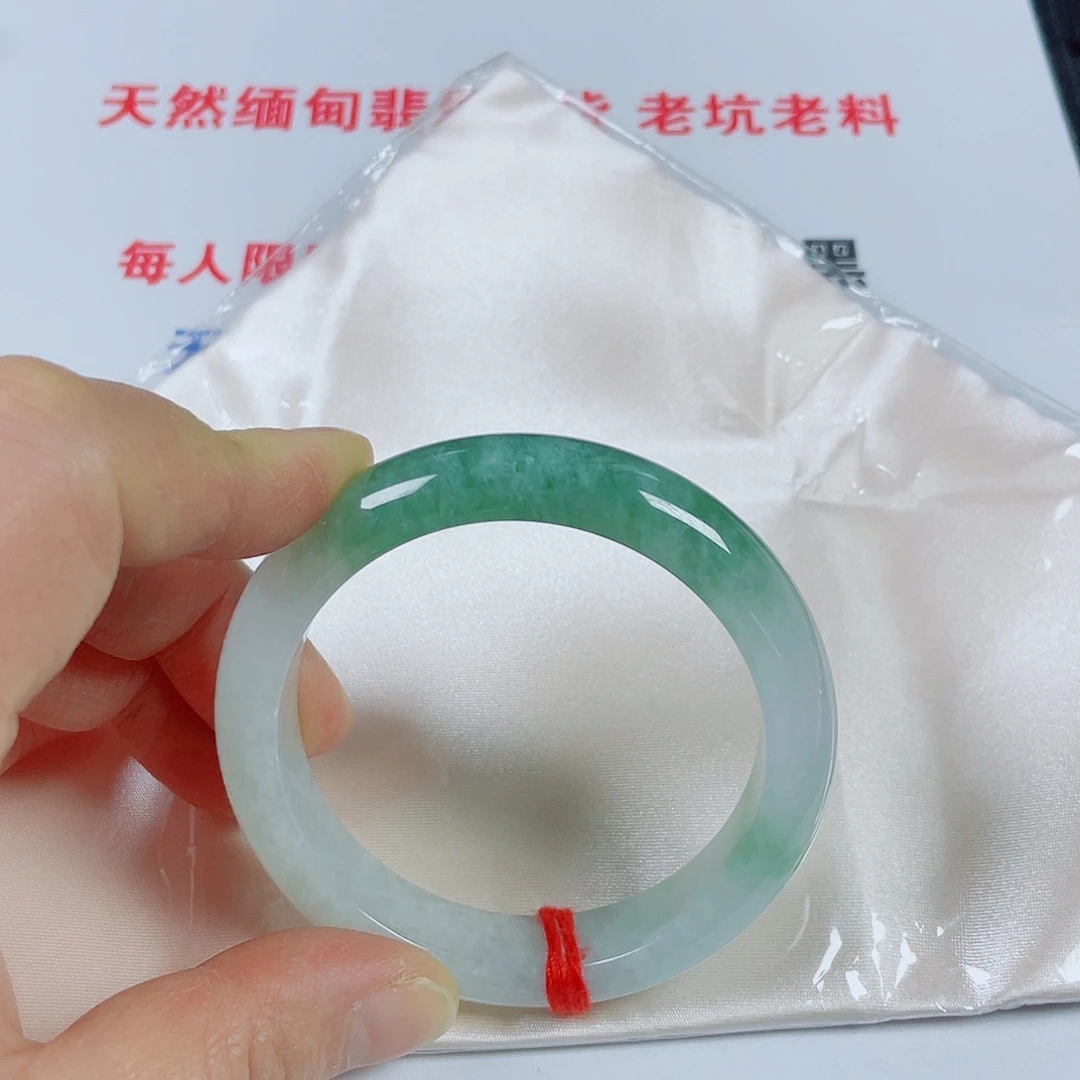 翡翠未镶嵌手镯天然翡翠手镯54.5。 12.3。 8.2