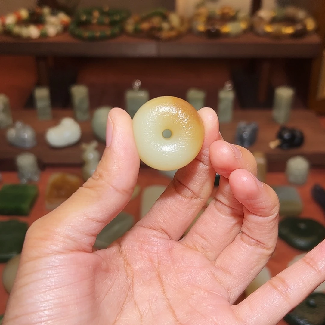 我***呀和田玉未镶嵌颈饰