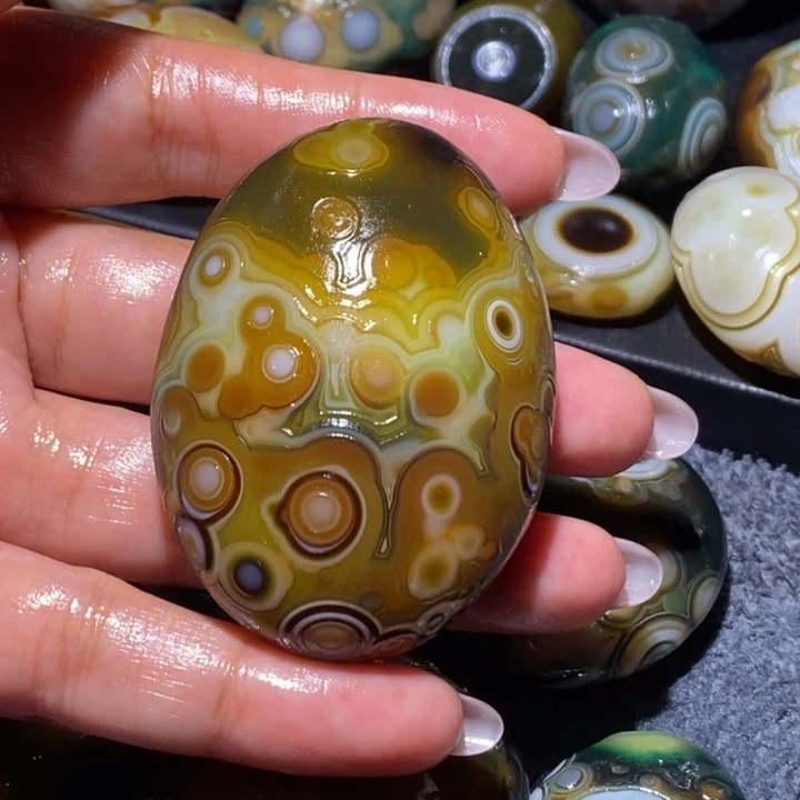 玛瑙/玉髓未镶嵌珠宝奇石21