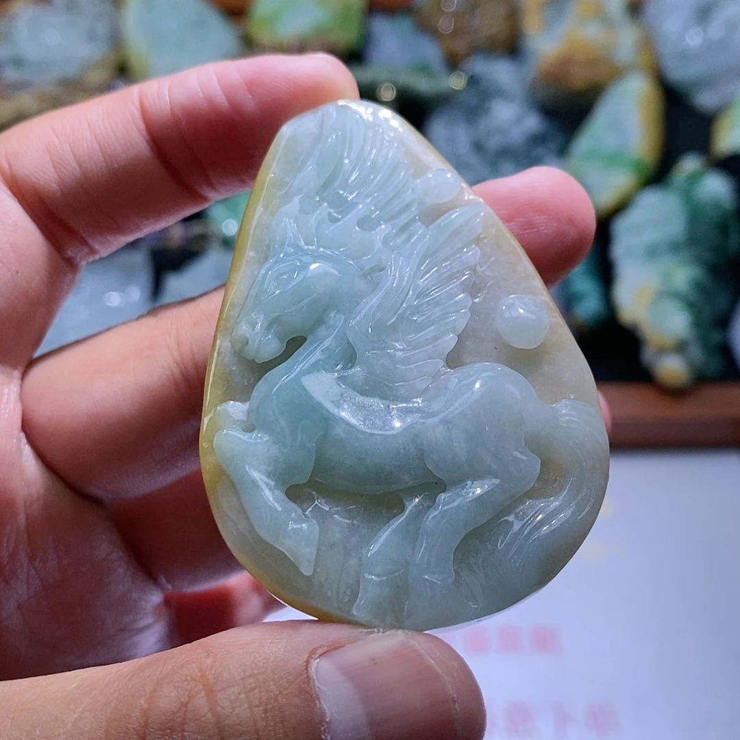 【闪购商品】翡翠颈饰未镶嵌马牌