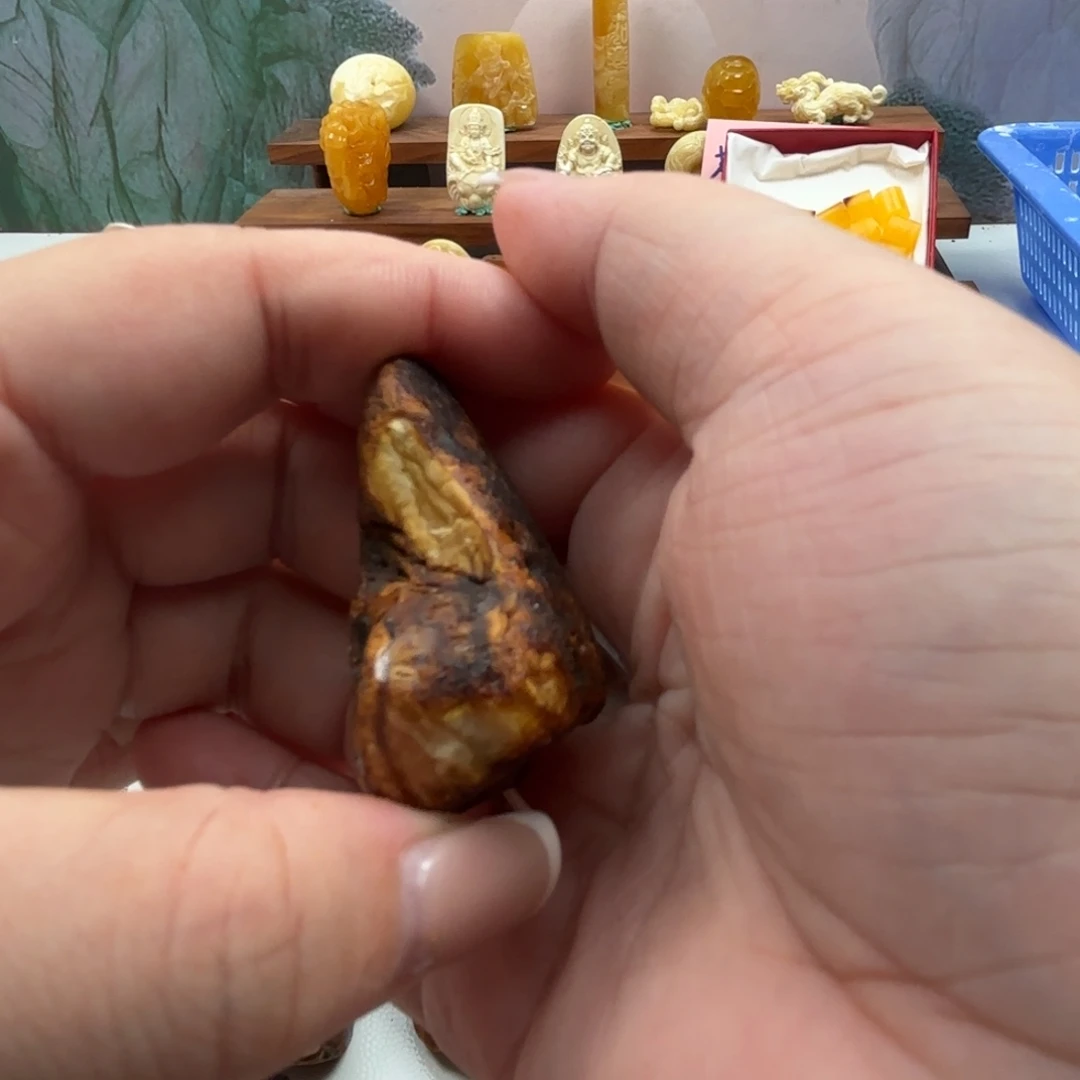 彩***飞未镶嵌定制琥珀蜜蜡