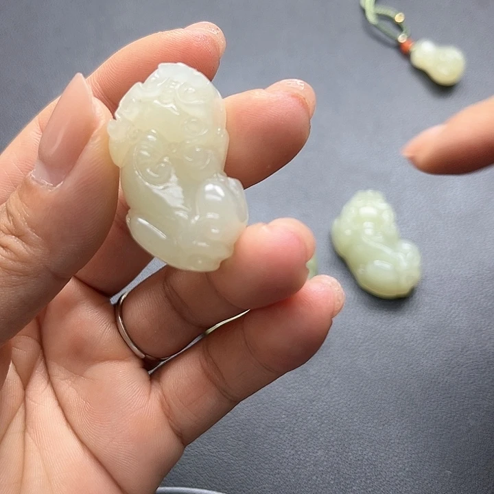 【闪购商品】颈饰未镶嵌和田玉元**子