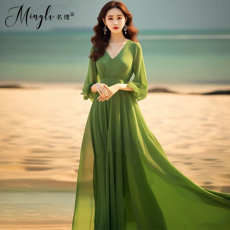 夏天绿色连衣裙女新款轻奢长裙过膝大摆裙清新靓丽海边度假沙滩裙