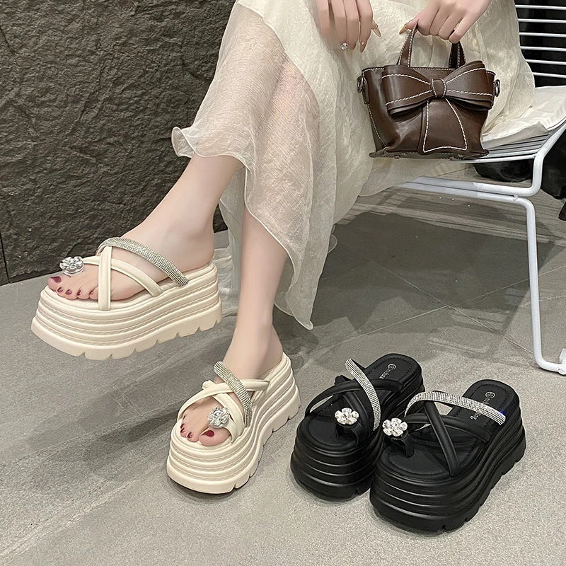 厚底水钻套趾凉拖鞋女外穿2025夏新款增高9cm小个子交叉松糕凉拖