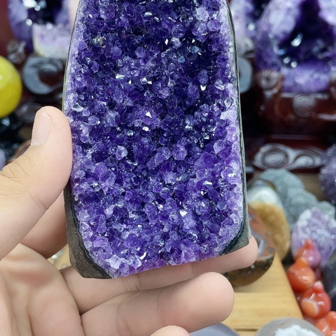 紫晶未镶嵌大型摆件（非配饰）