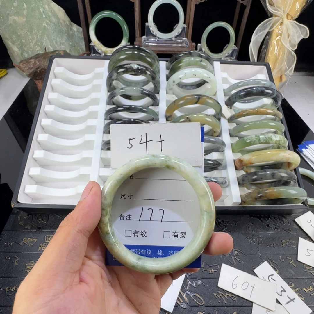 未镶嵌蛇纹石玉手镯