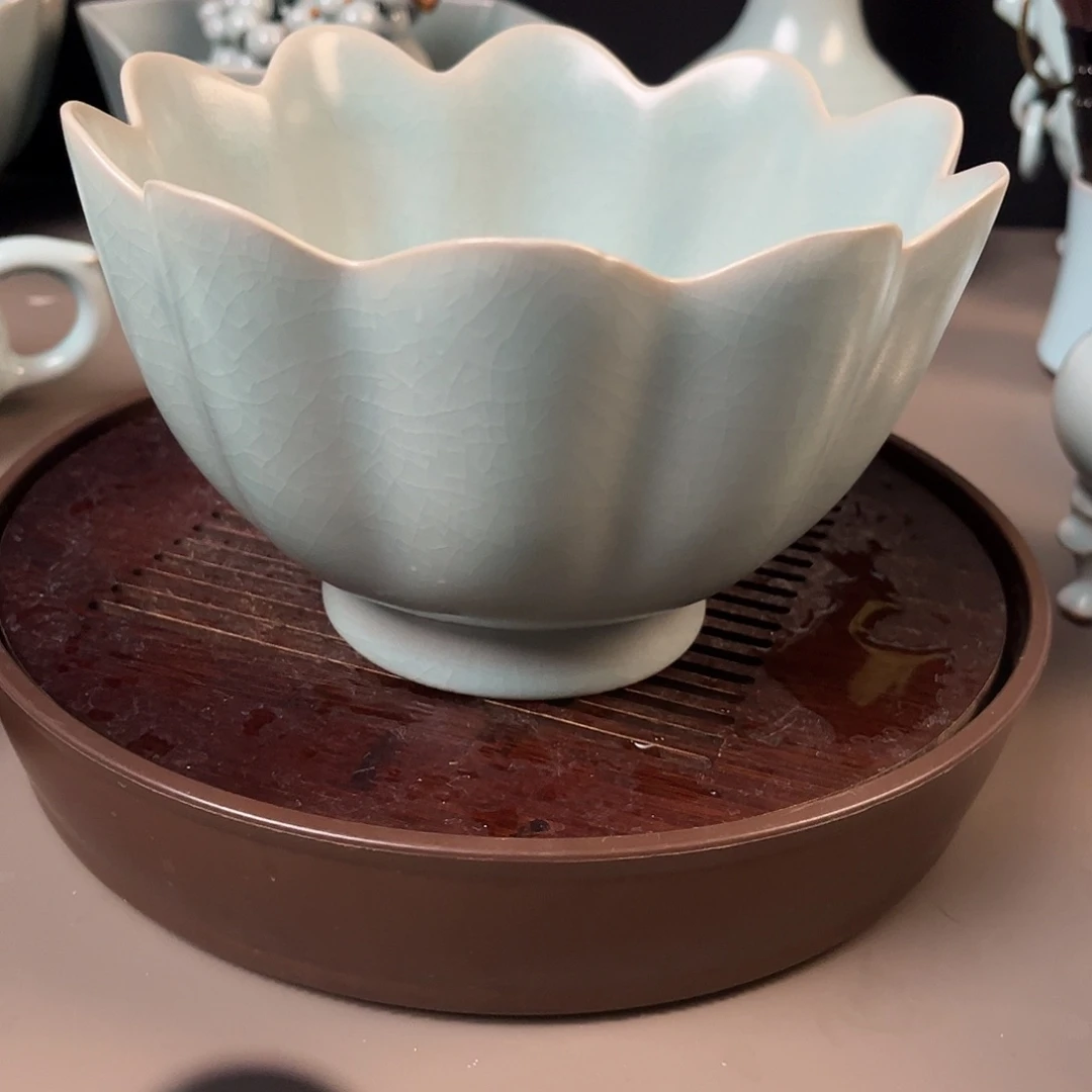 原矿仿古釉水莲花碗