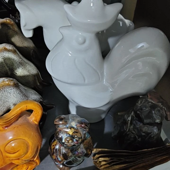 得***在瓷片陶瓷制品两个