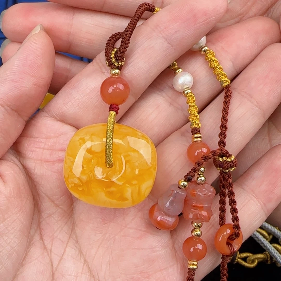 皱***玉未镶嵌吊坠(赠链)蜜蜡