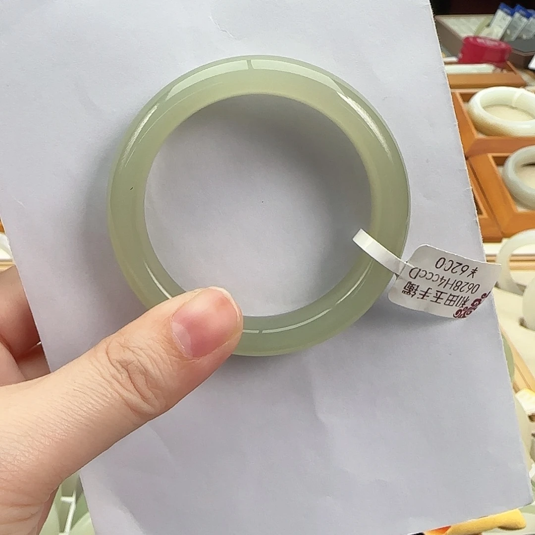 和田玉未镶嵌手镯50晴绿小圈口