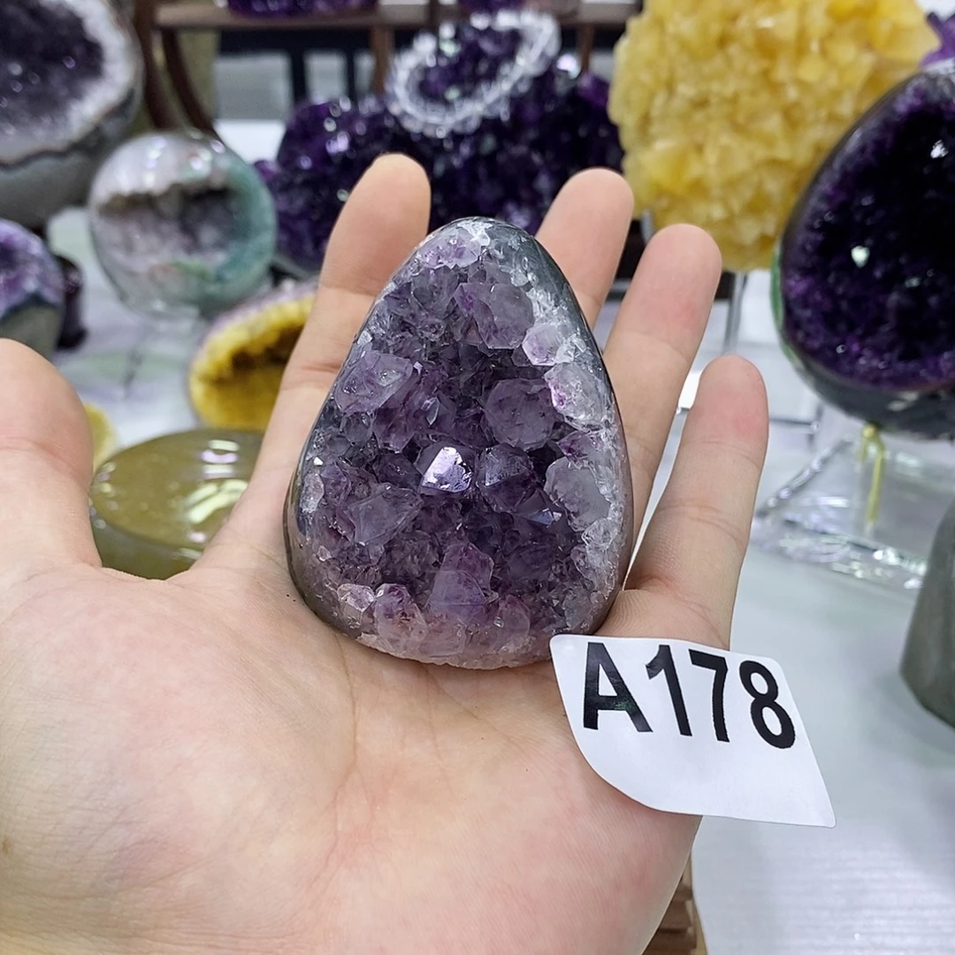 未镶嵌水晶大型摆件（非配饰）