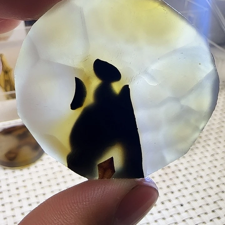 玛瑙/玉髓未镶嵌珠宝奇石
