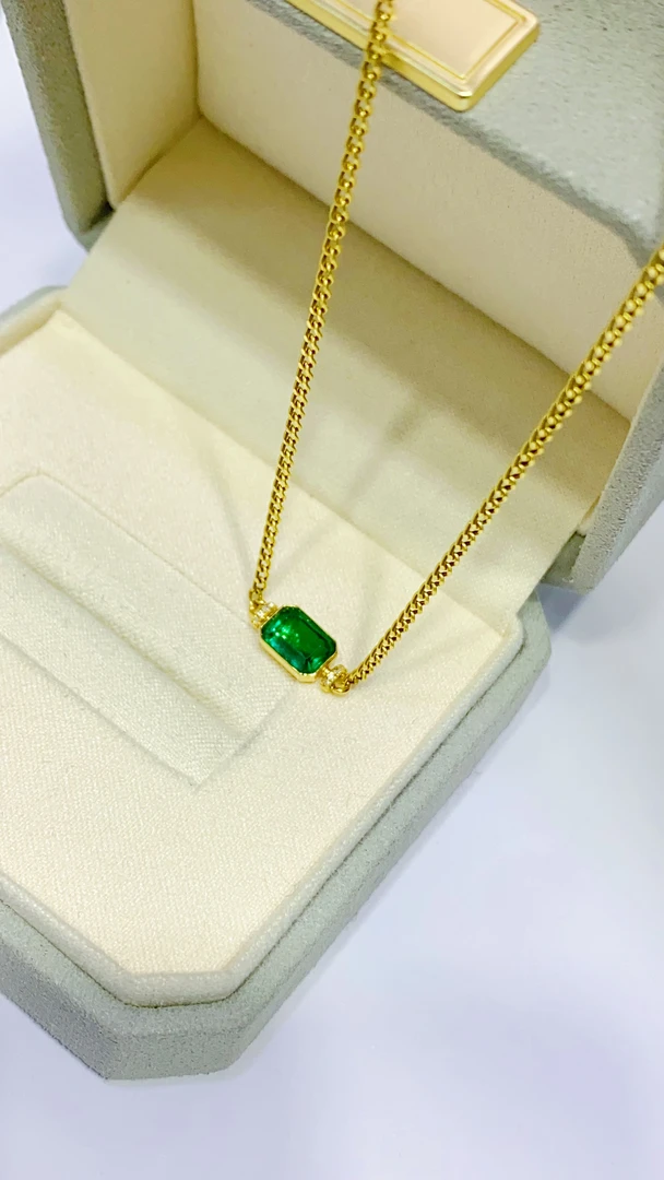 18K金镶嵌天然祖母绿项链古巴链