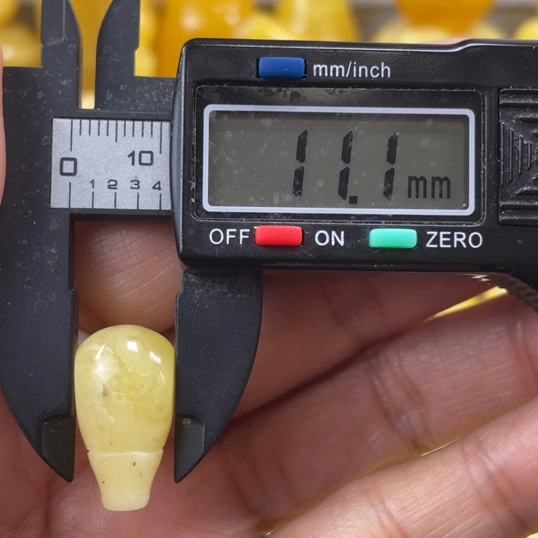 蜜蜡未镶嵌裸石62杂