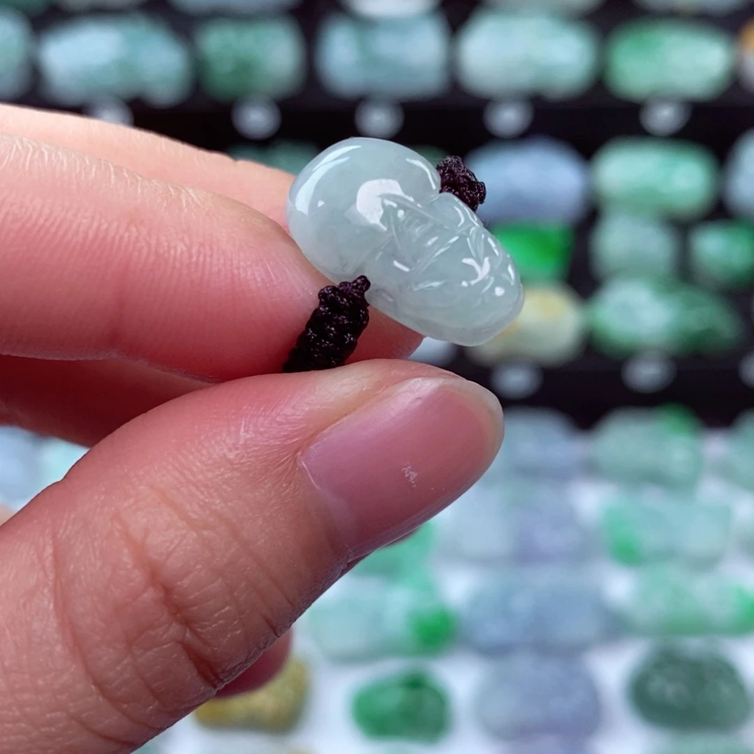 翡翠颈饰未镶嵌天然