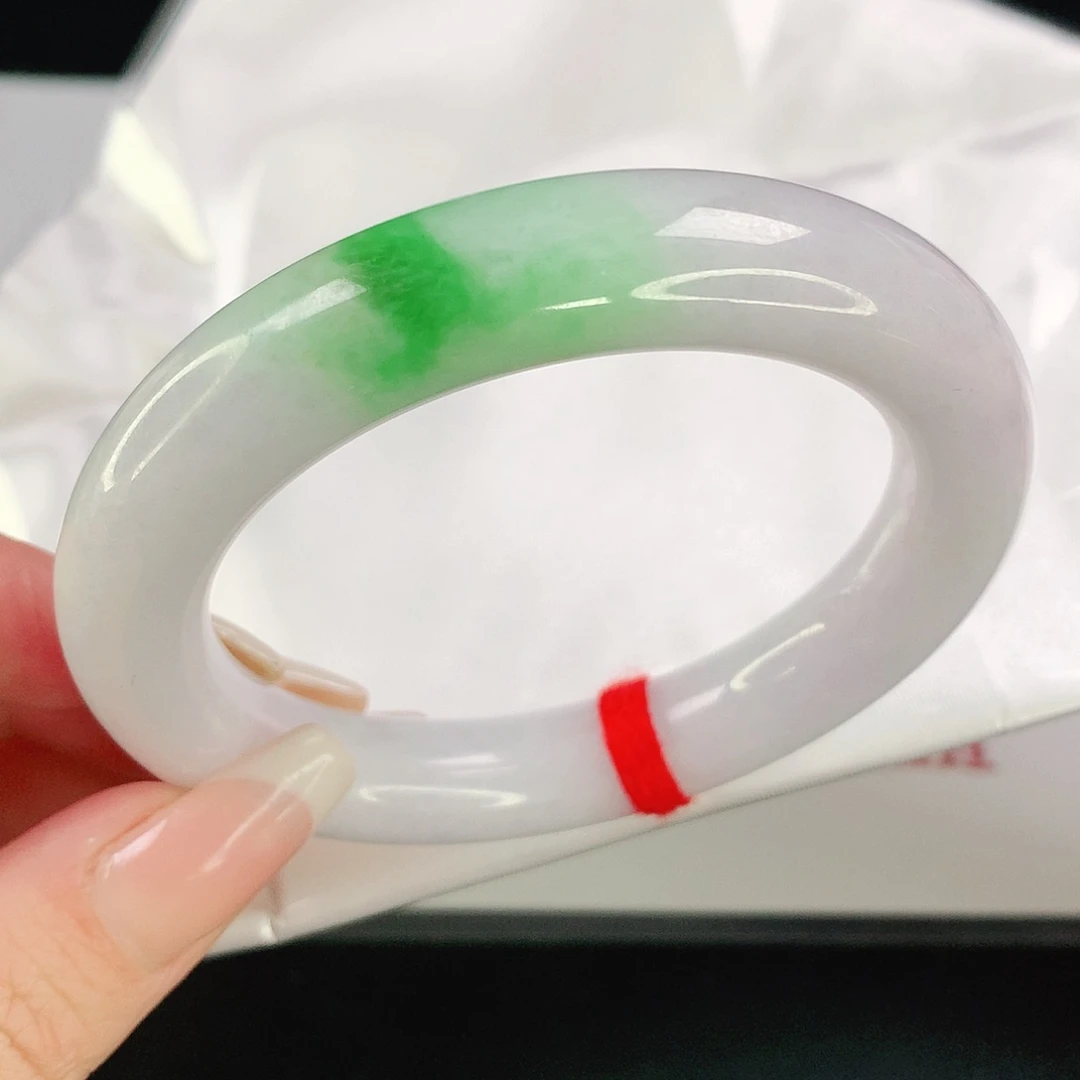 翡翠手镯未镶嵌55圈口