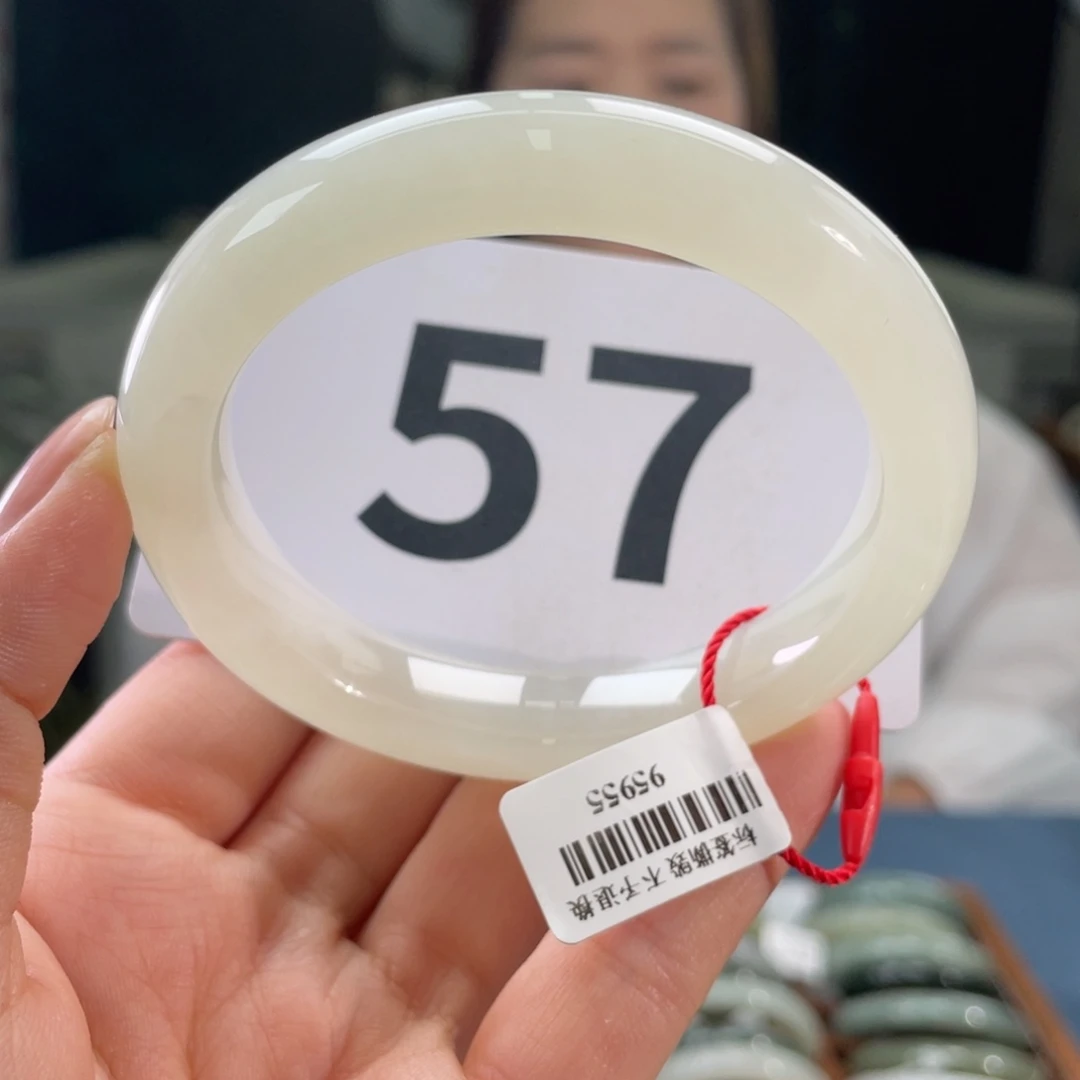 和田玉手镯未镶嵌微瑕