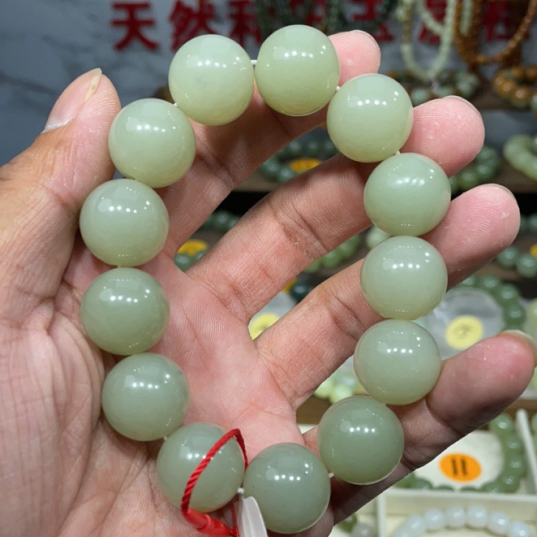 和田玉且末卡18圆珠款手串