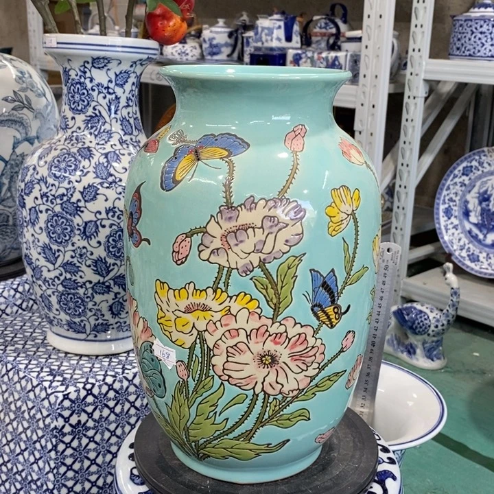 摆件手绘陶瓷粉彩花瓶