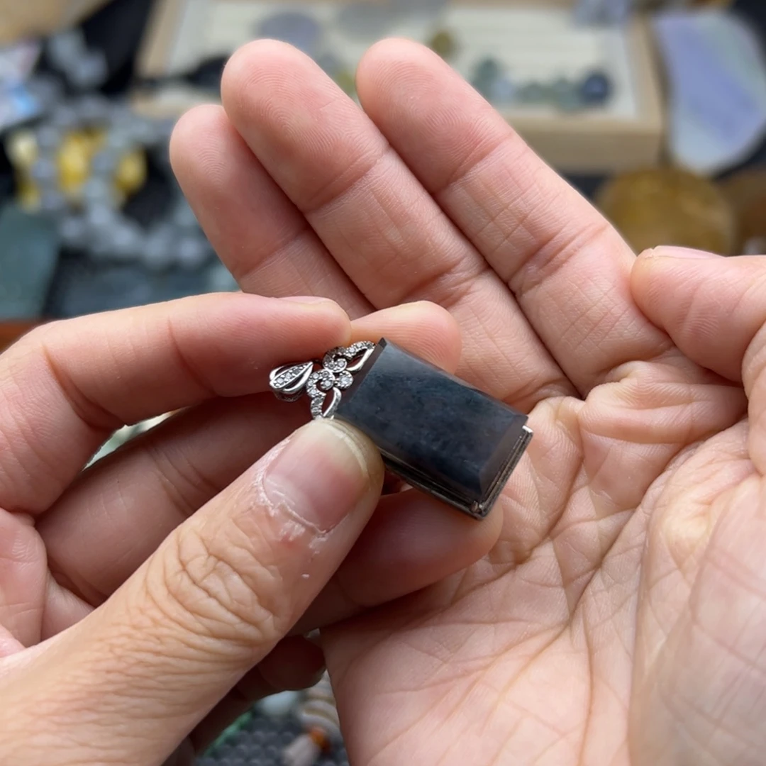 颈饰未镶嵌翡翠无事牌