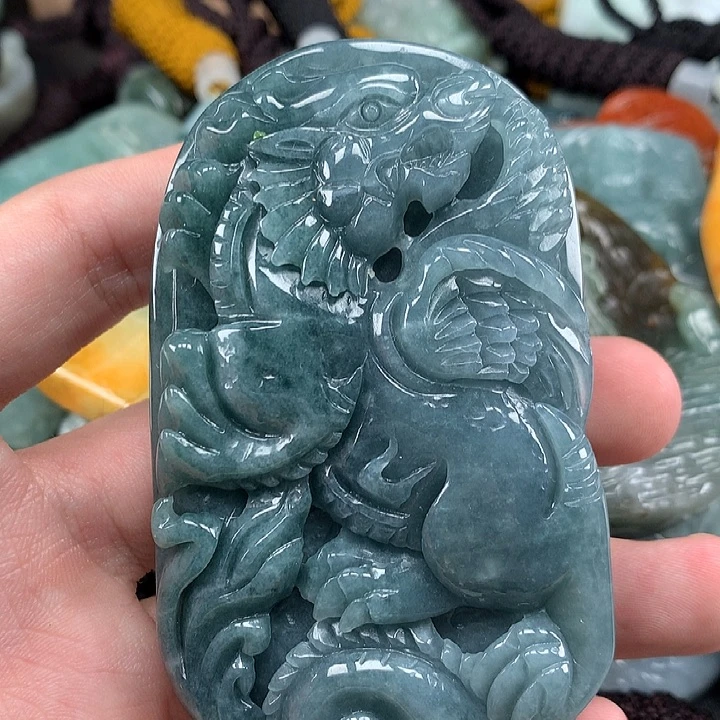 翡翠未镶嵌颈饰天然保真a货