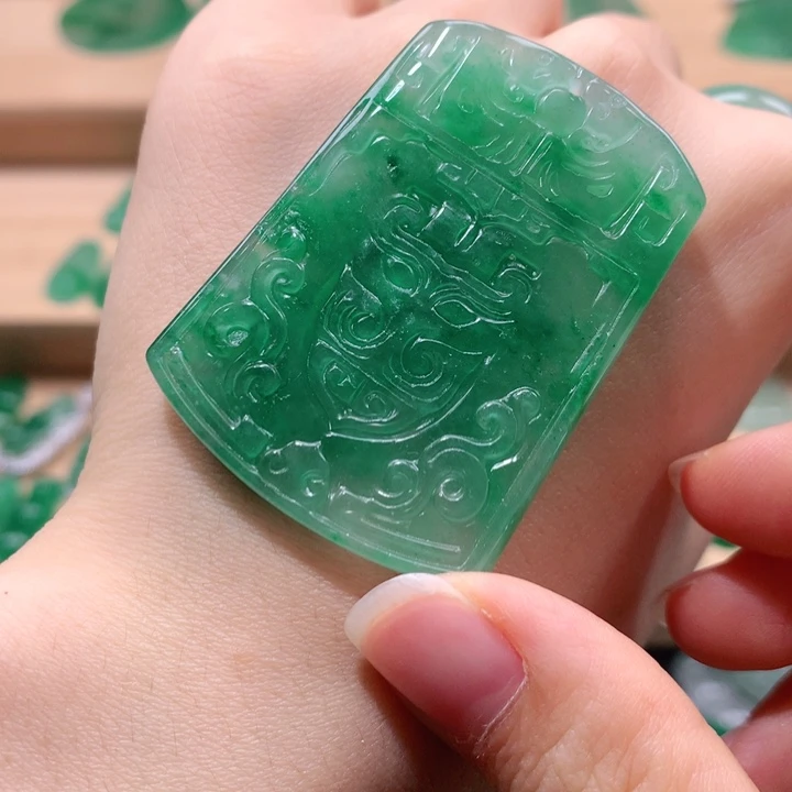 石英质玉未镶嵌颈饰天然非洲翠