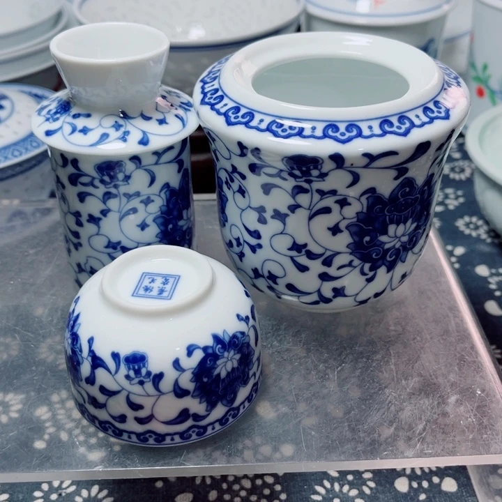 青花玲珑缠枝莲温酒器