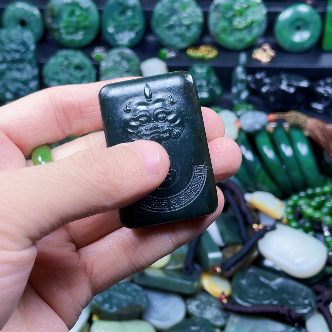 和田玉未镶嵌珠宝半成品