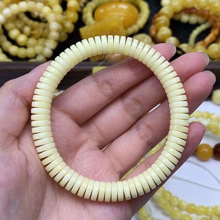 蜜蜡未镶嵌珠宝奇石