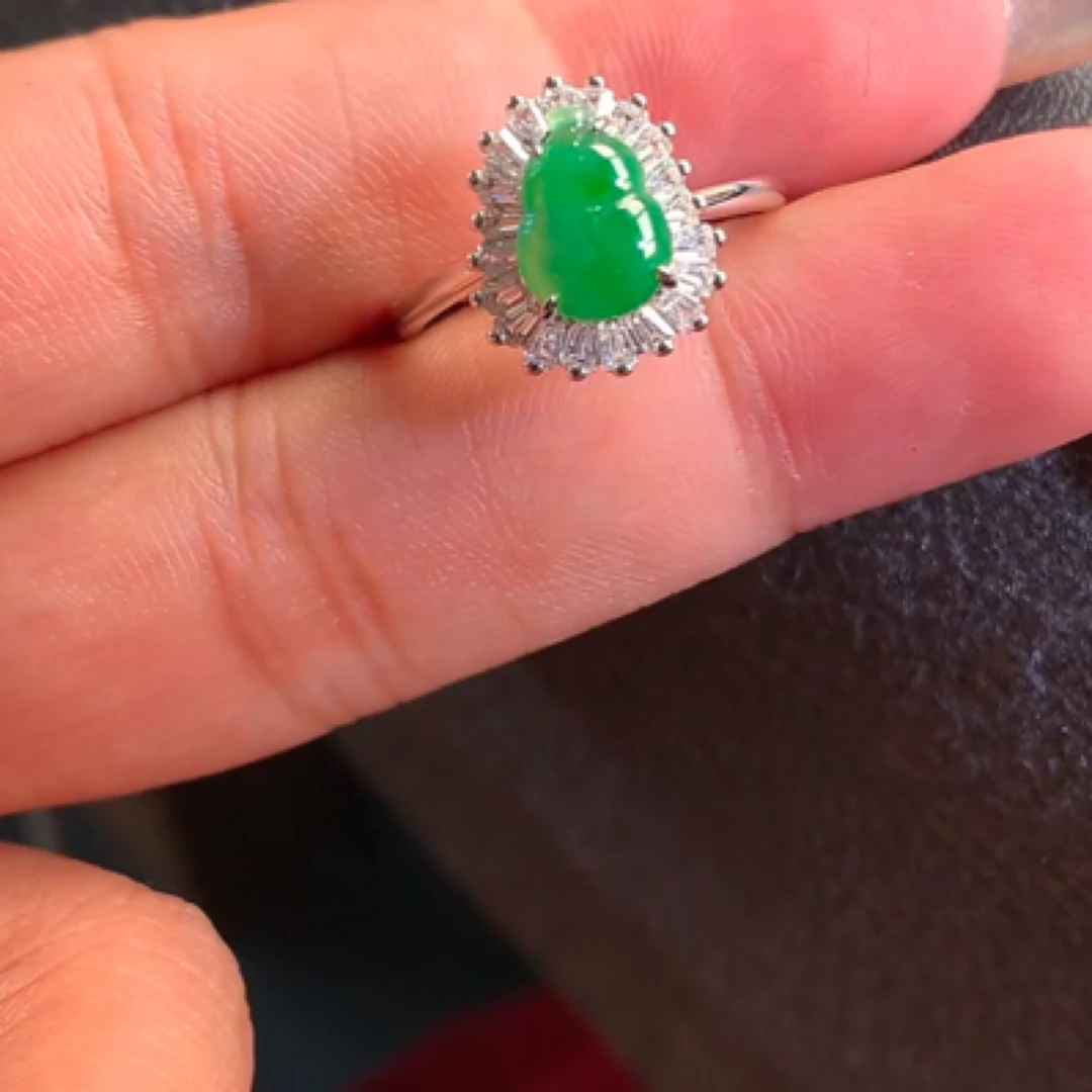 天然翡翠银镶戒指