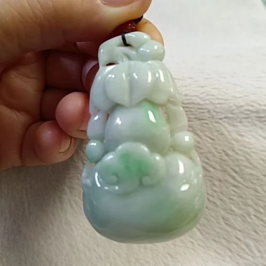 翡翠颈饰未镶嵌宠****气