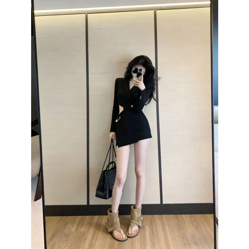 秋季法式高级感时尚洋气赫本风裙子御姐气质职业收腰西装连衣裙女