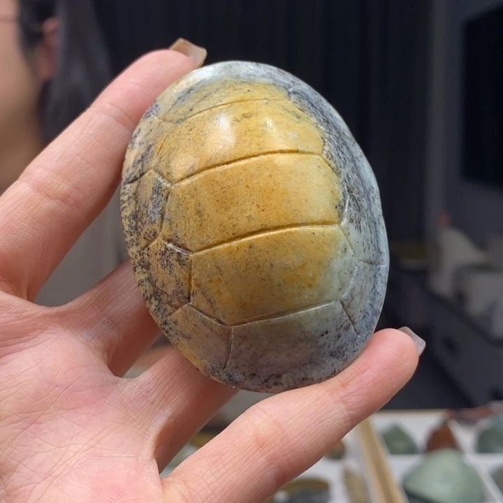 岫岩河磨玉（透闪石质玉）颈饰未镶嵌